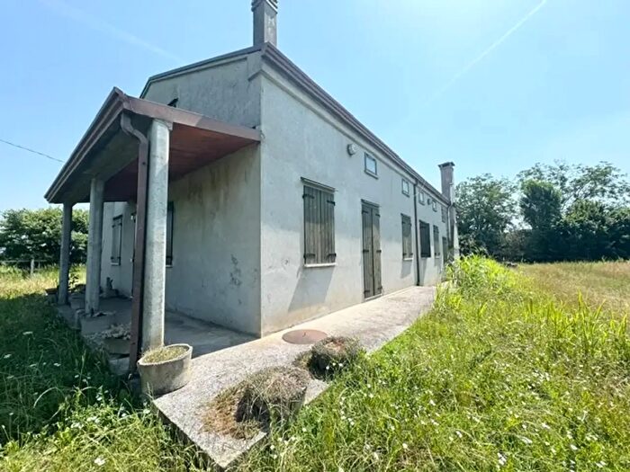 Casa quadrilocale in vendita in Veggiano