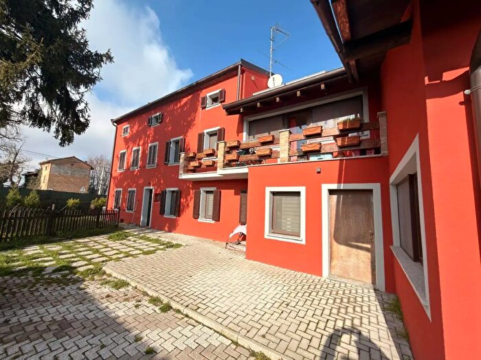 Casa con 11 locali in vendita in Via Zanchetta, Castelnuovo Scrivia