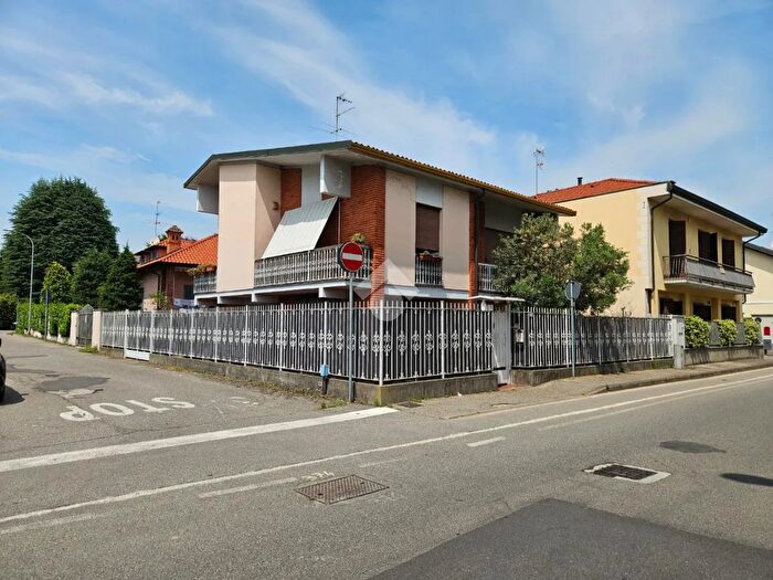 Casa trilocale in vendita in Via S Giovanni, Robecco Sul Naviglio