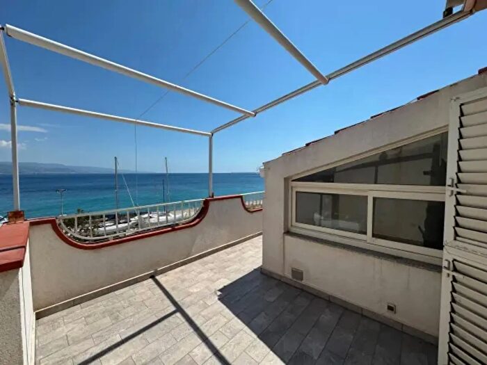 Casa trilocale in affitto in Via Consolare Pompea, Messina
