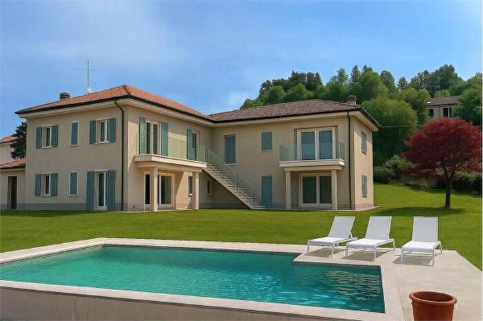 Appartamento trilocale in vendita in Via Cervinia, Luino