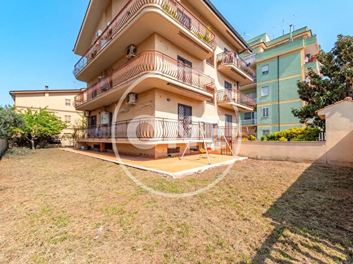 Appartamento bilocale in vendita in Via Salcito, Roma