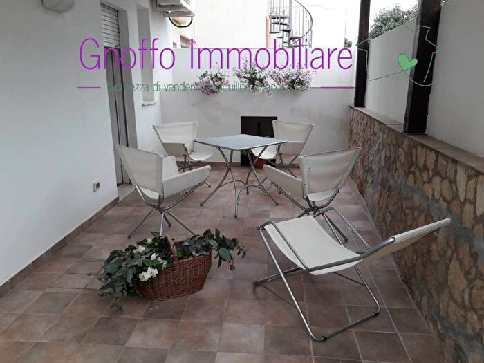 Appartamento trilocale in affitto in Via Anchise, Pizzolungo, Erice