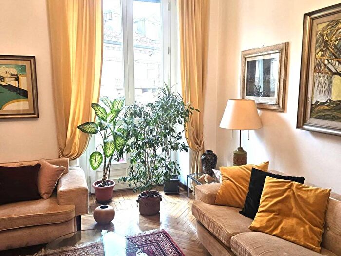 Appartamento con 6 locali in affitto in Via Antonio Giuseppe Ignazio Bertola, Via Roma, Torino