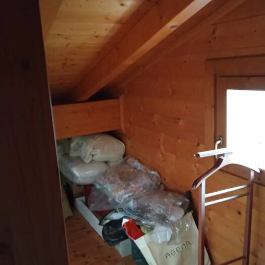 Casa con 12 locali in vendita in Passignano Sul Trasimeno