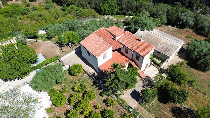 Casa quadrilocale in vendita in Contrada Condotte, Canicattini Bagni