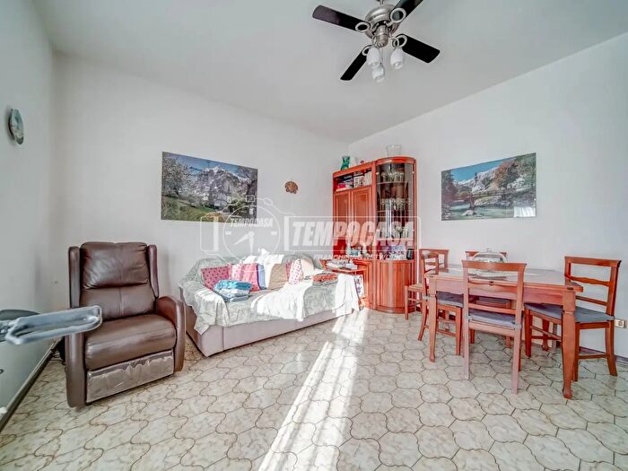 Casa quadrilocale in vendita in Via Alcide De Gasperi, Ferno