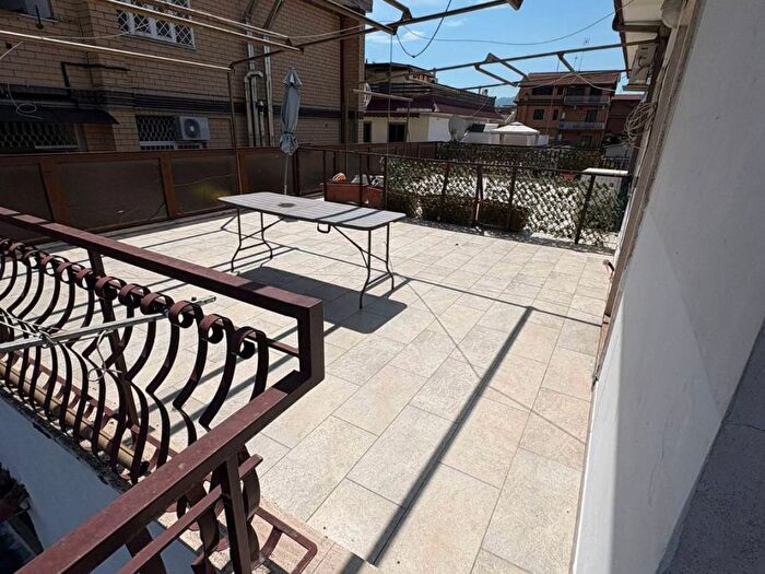 Appartamento trilocale in affitto in Via Mussomeli, Fontana Candida, Roma