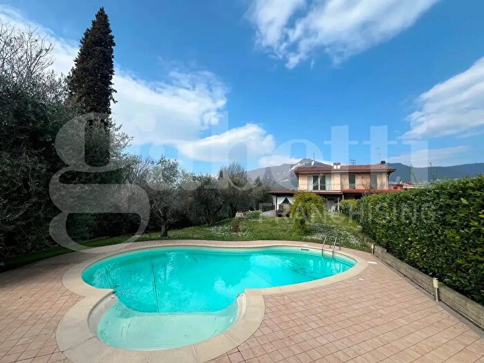 Casa con 5 locali in vendita in Via Ippolito Boschi, Roe' Volciano