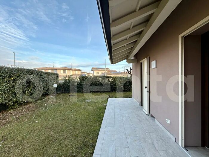 Appartamento trilocale in vendita in Via Padre Annibale di Francia, Montichiari