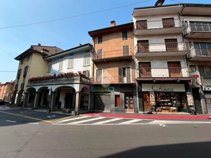 Case in Vendita e in Affitto - 3