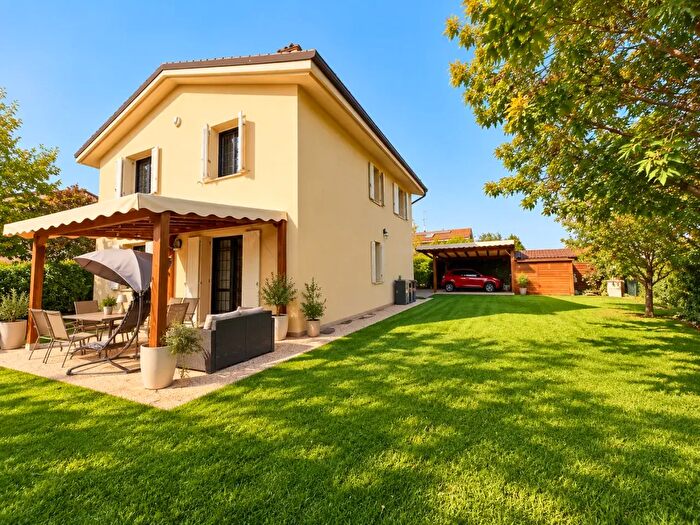Casa con 5 locali in vendita in Via Galliera Nord, San Pietro In Casale