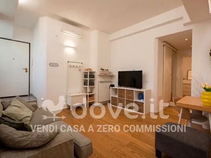 Appartamento trilocale in vendita in Via Ponte Nuovo, Milano