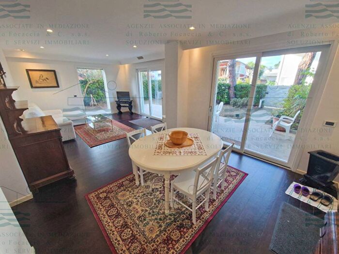 Appartamento con 5 locali in affitto in Viale Ludovico Ariosto, Milano Marittima, Cervia