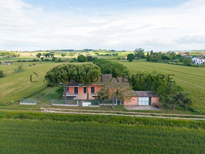 Appartamento con 8 locali in vendita in Via Masere, Rimini