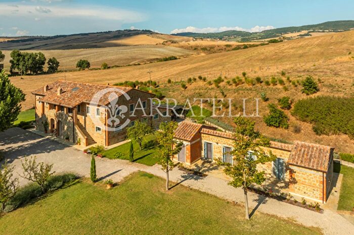 Casa con 15 locali in vendita in Strada Provinciale Pienza, Pienza