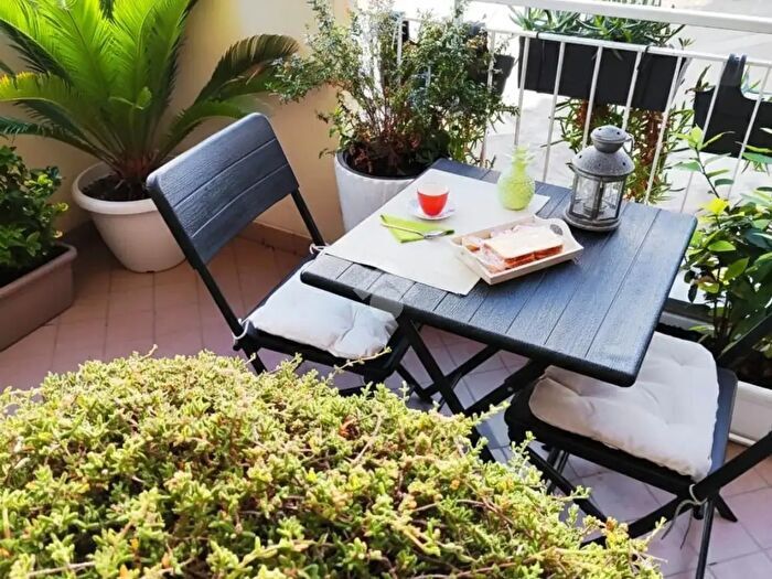 Appartamento monolocale in vendita in Viale Porto Bardia, Rimini