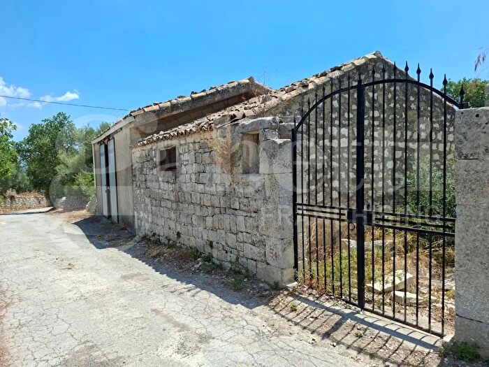 Casa quadrilocale in vendita in Cda Margione Snc, Modica