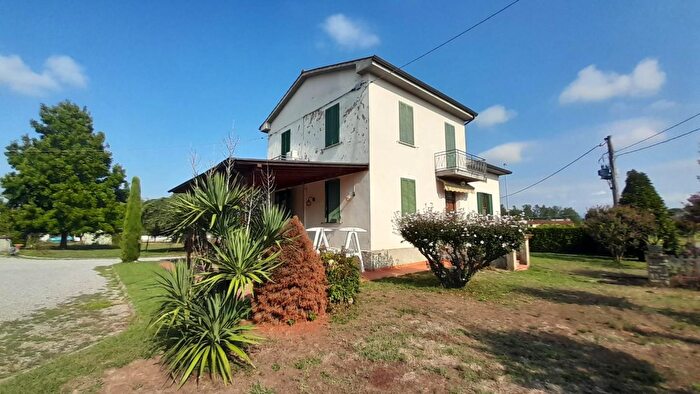 Casa con 6 locali in vendita in Orentano Pi, Castelfranco Di Sotto
