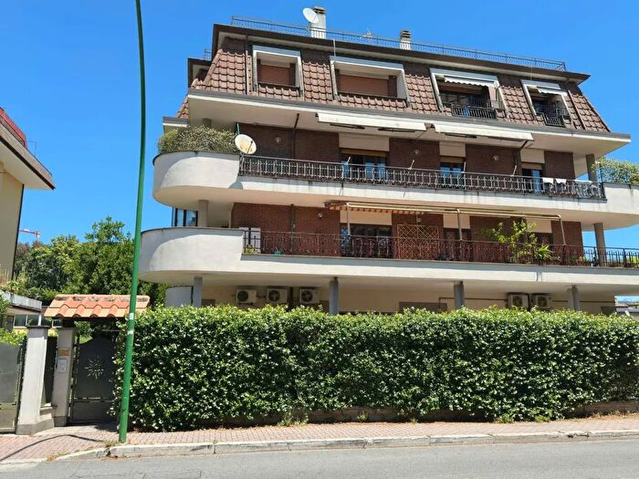 Appartamento con 6 locali in affitto in Colleferro