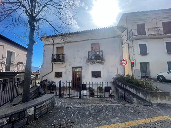 Casa in vendita in Piazza Garibaldi, Chiaromonte
