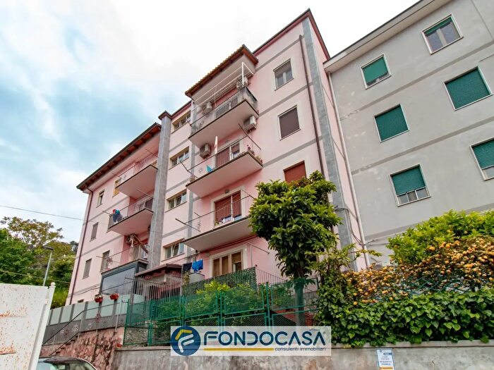 Appartamento quadrilocale in vendita in Via Vincenzo Buonopane, Salerno