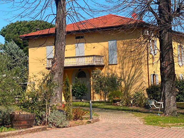 Appartamento trilocale in affitto in Via Villalunga, Castel San Pietro Terme