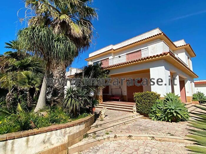 Casa con 11 locali in vendita in Mazara Del Vallo