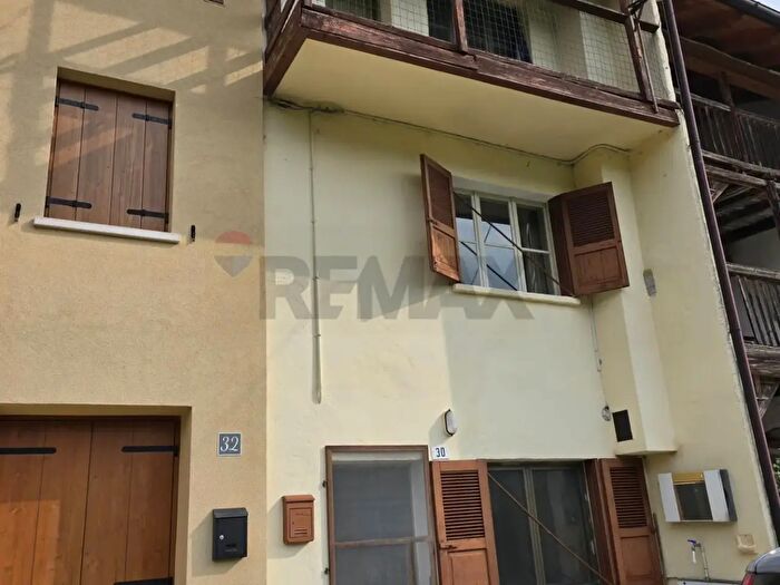 Casa con 5 locali in vendita in Lamon