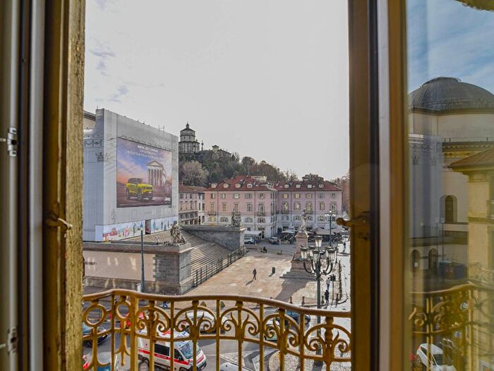 Appartamento trilocale in affitto in Piazza Gran Madre di Dio, Gran Madre Crimea, Torino