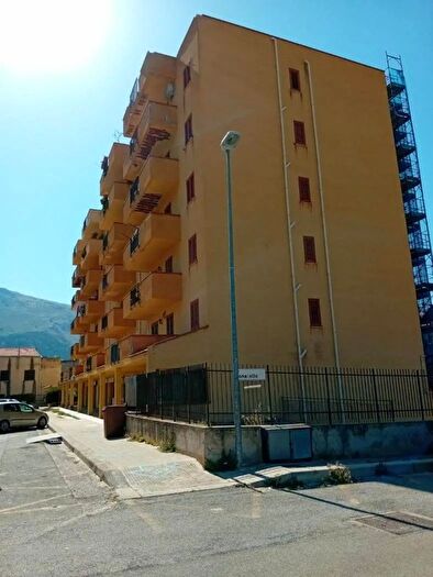 Appartamento con 5 locali in vendita in Corso Italia Carini, Carini