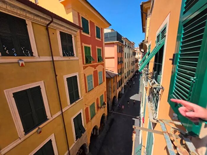 Appartamento trilocale in vendita in Via Vittorio Veneto, Chiavari