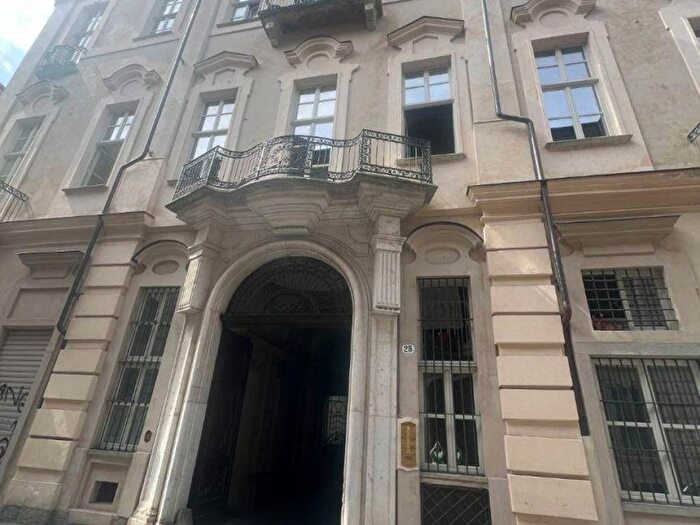 Casa bilocale in affitto in Via Giuseppe Barbaroux, Quadrilatero Romano, Torino