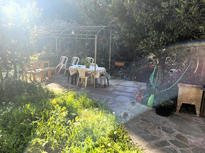 Casa quadrilocale in vendita in Via Tuia, Rapallo