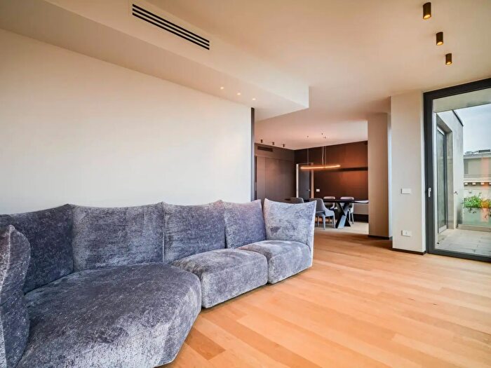 Appartamento con 5 locali in vendita in Via Mauro Macchi, Milano