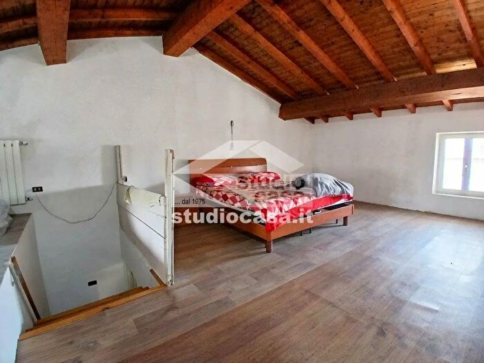 Casa con 5 locali in vendita in Via Spessetta, Spessa