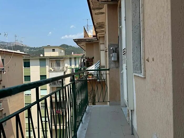 Appartamento trilocale in vendita in Via Loria, Salerno
