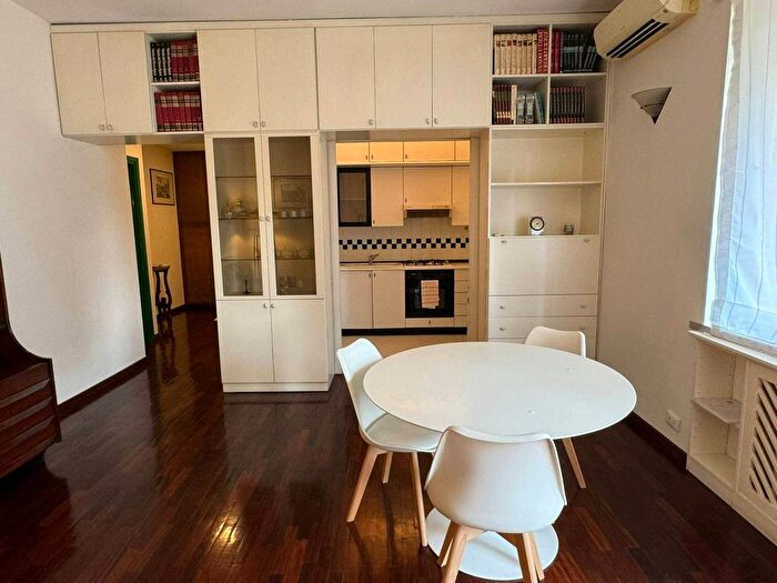 Appartamento trilocale in affitto in Via Vincenzo Magliocco, Pezzotti Meda, Milano