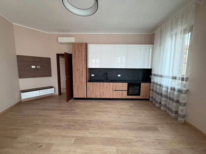 Appartamento trilocale in affitto in Via dei Combattenti, Taccona, Muggiò