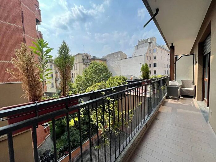 Appartamento trilocale in affitto in Viale Monte Nero Nn, Montenero, Milano