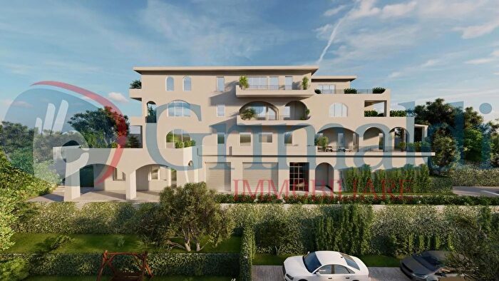 Appartamento trilocale in vendita in Salita Fiumara Guardia, Messina