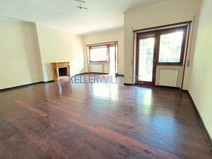 Appartamento quadrilocale in affitto in Via Bonaldo Stringher, Vigna Clara Vigna Stelluti, Roma