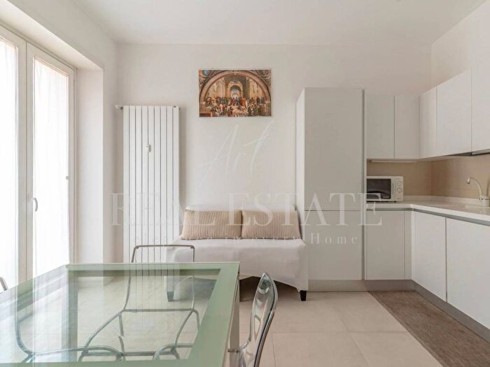 Appartamento trilocale in affitto in Via Vallazze, Città Studi, Milano