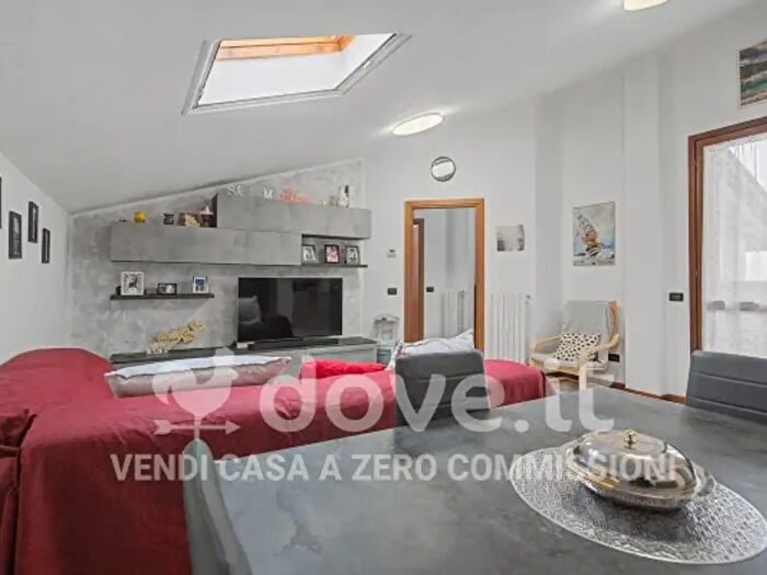 Appartamento trilocale in vendita in Via del Borgo, Bornasco