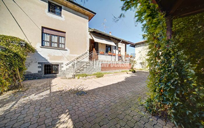 Casa con 5 locali in vendita in Via Giordano Bruno, Cavaria Con Premezzo