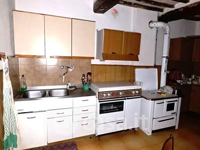 Casa con 7 locali in vendita in Perugia