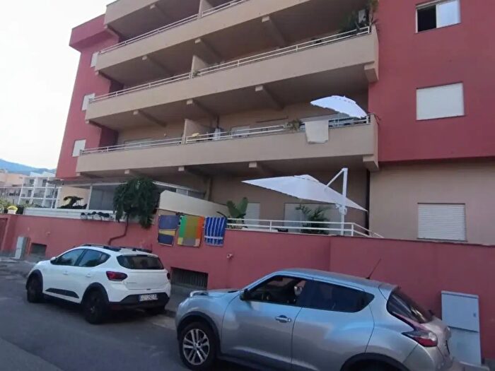 Appartamento quadrilocale in vendita in Viale Columna Reghina, Villa San Giovanni