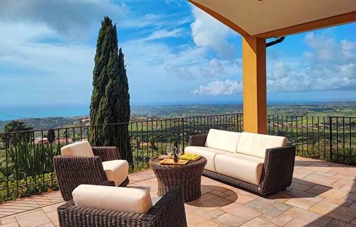 Casa con 13 locali in vendita in Cda Montagna, Sciacca