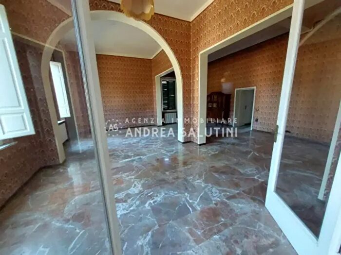 Casa con 6 locali in vendita in Montopoli In Val DArno