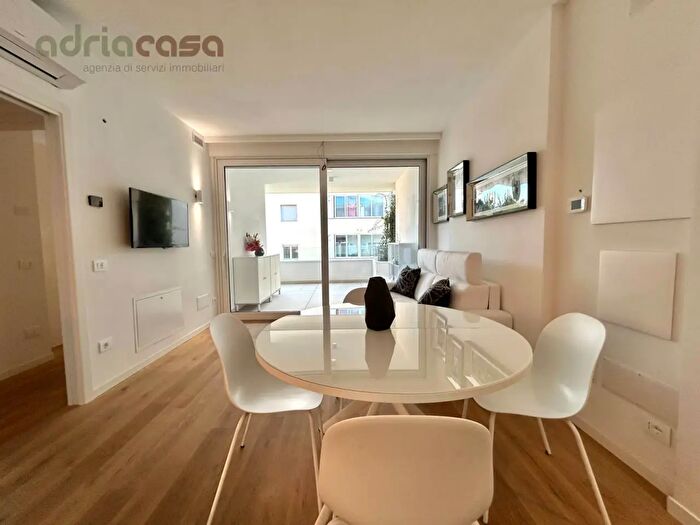 Appartamento trilocale in vendita in Viale Emilia, Riccione